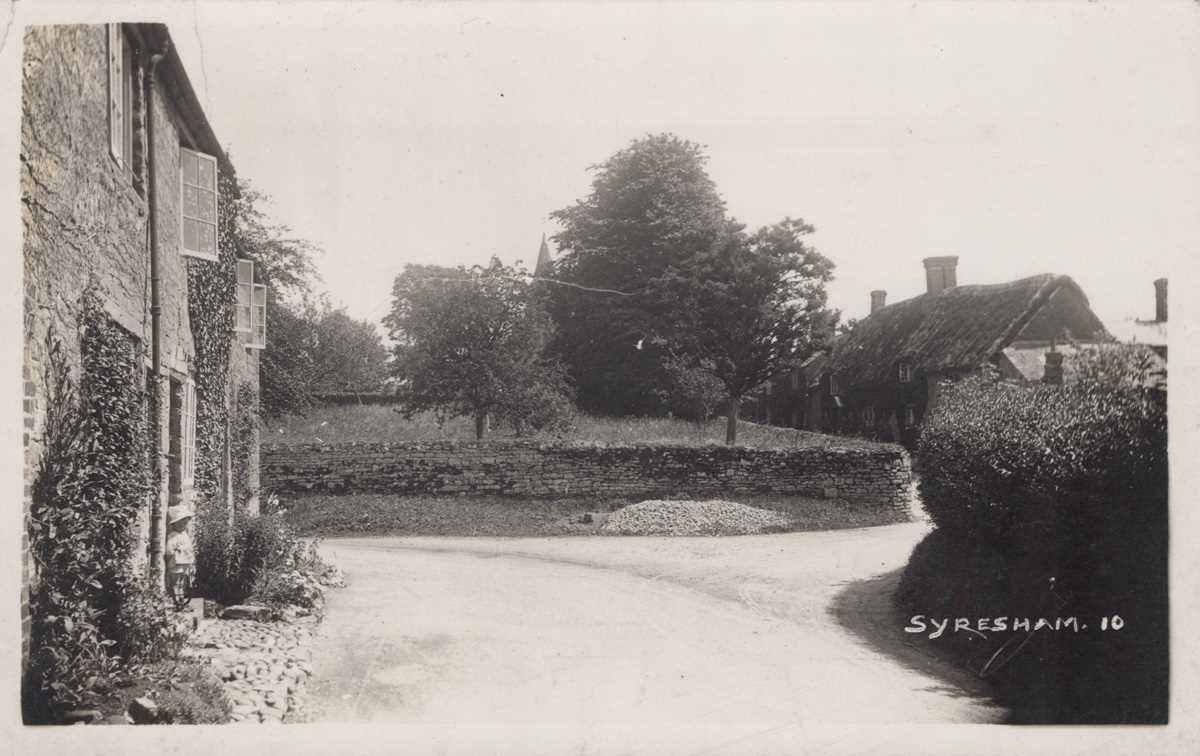 A collection of 42 postcards of Northamptonshire including photographic postcards titled ‘ - Image 5 of 7