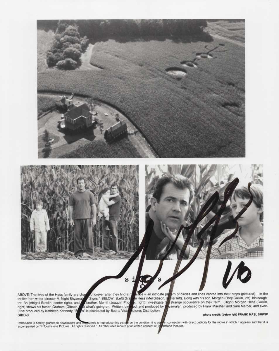 AUTOGRAPHS. A collection of approximately 200 signed photographs, including photographs signed by - Bild 5 aus 10