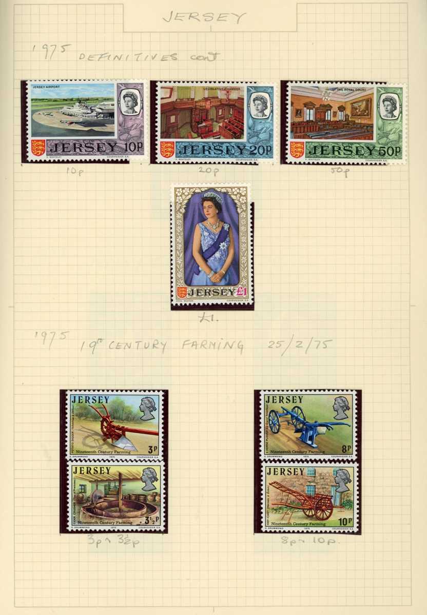 Great Britain and Jersey stamps in five albums with mint commemoratives up to 1997. - Bild 4 aus 7