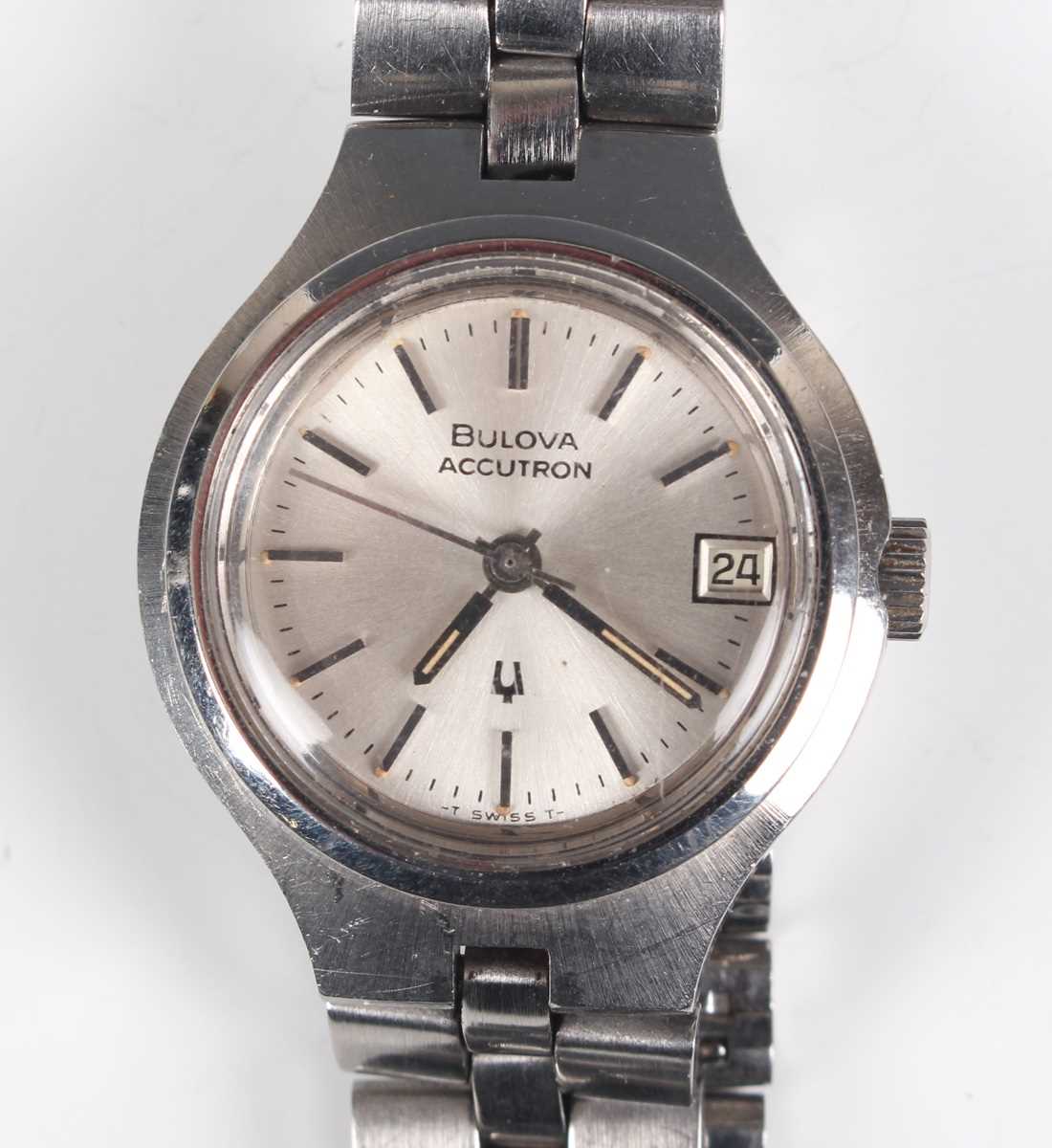 A Bulova Accutron steel lady's bracelet wristwatch with signed silvered dial, case diameter 2.6cm, - Bild 11 aus 23