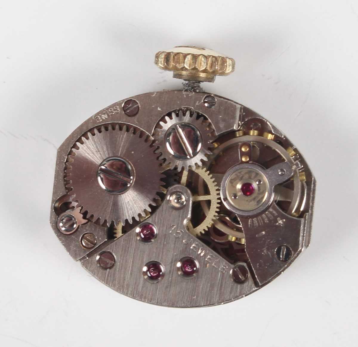 An Avia 9ct gold lady’s bracelet wristwatch, the signed circular silvered dial with gilt Arabic - Image 2 of 6