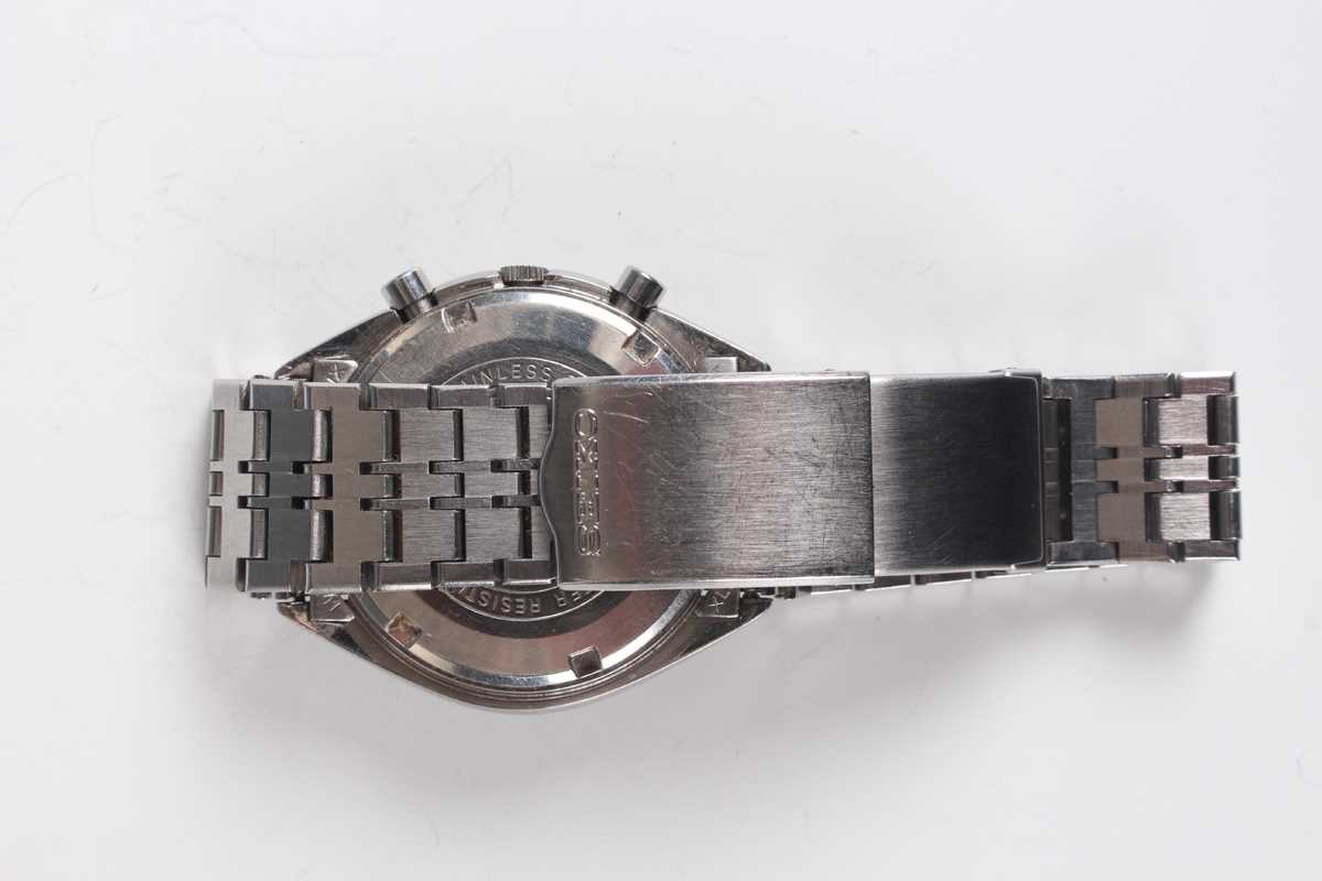 A Seiko Flyback Chronograph Automatic stainless steel gentleman's bracelet wristwatch, Ref. 7018- - Image 6 of 6