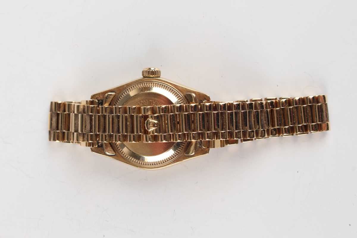 A Rolex Oyster Perpetual Datejust 18ct gold lady's bracelet wristwatch, Ref. 69178, circa 1991, with - Image 5 of 13