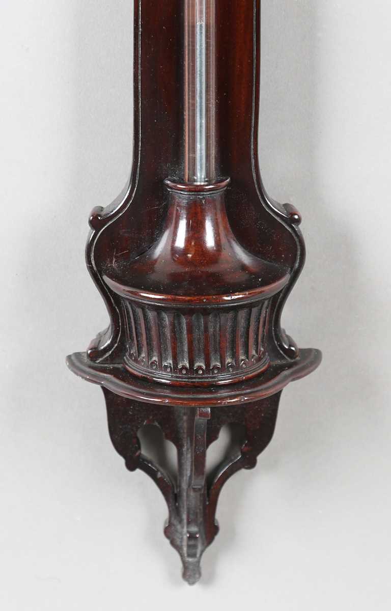 A late George III mahogany stick barometer, the silvered dial with vernier scale and signed 'Storr - Bild 4 aus 5