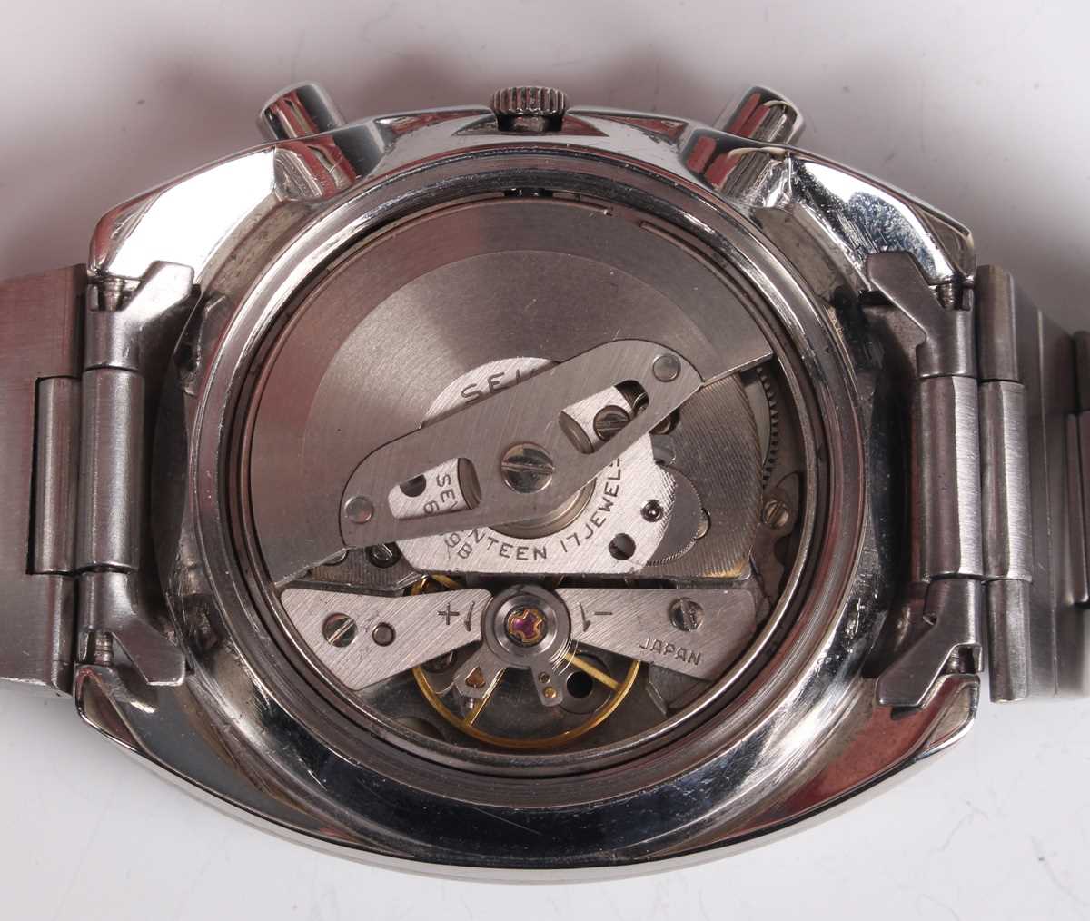 A Seiko Chronograph Automatic stainless steel gentleman's bracelet wristwatch, Ref. 6139-6012, circa - Image 3 of 8