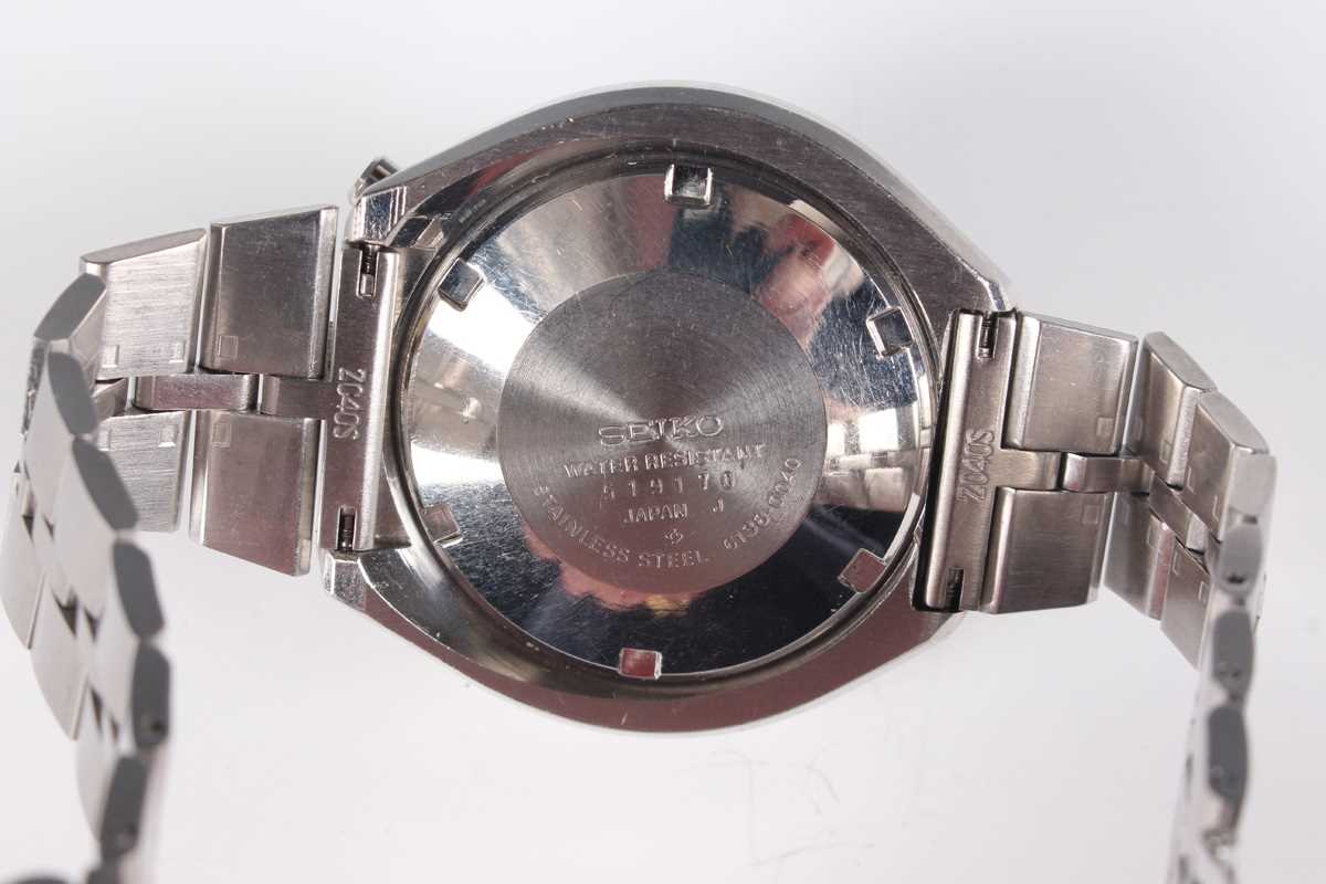 A Seiko 'Bullhead' Chronograph Automatic stainless steel gentleman's bracelet wristwatch, Ref 6138- - Image 5 of 7