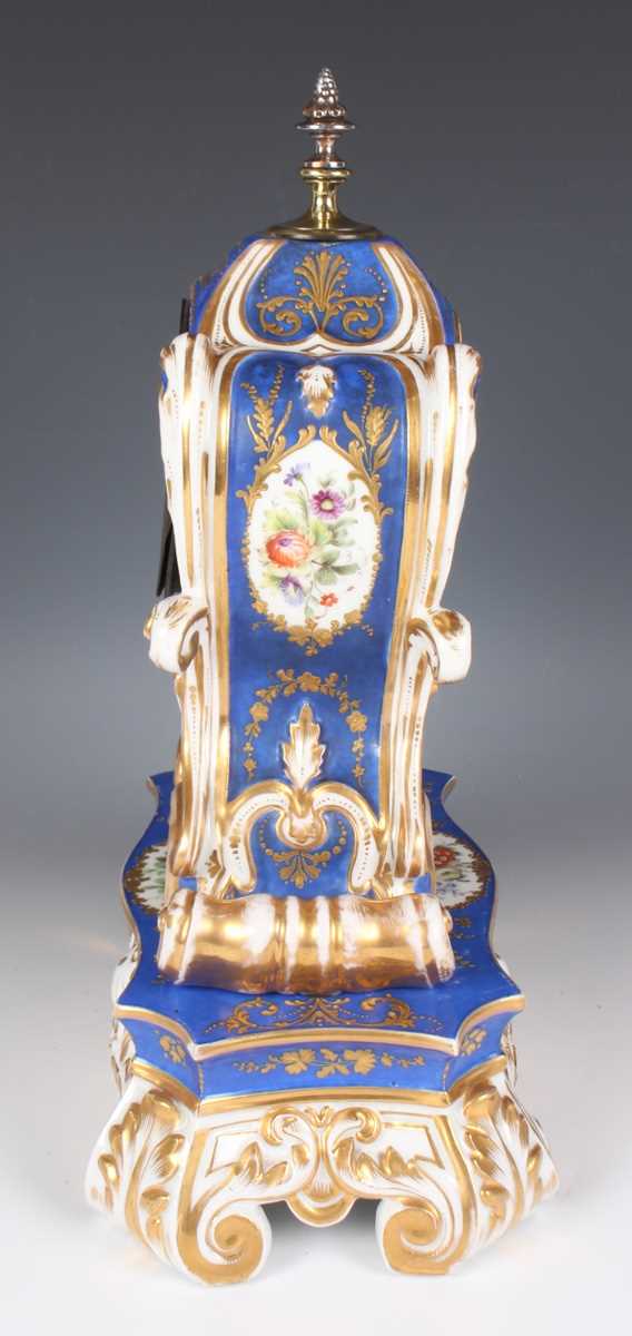 A mid-19th century French Paris porcelain cased mantel clock and stand, the eight day movement - Bild 9 aus 12