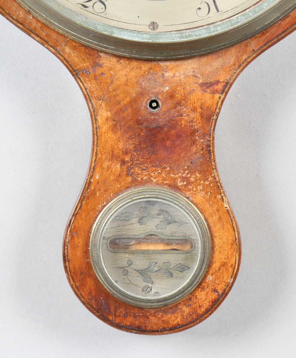An early 19th century mahogany wheel barometer with silvered dial, inscribed 'Lione & Somalvico 14 - Bild 2 aus 7