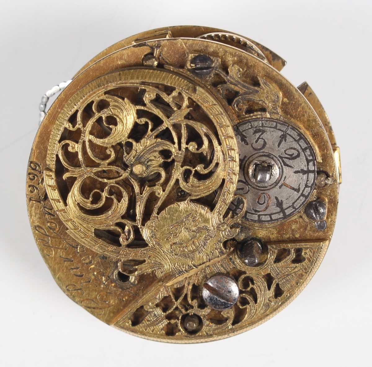 An early 18th century white enamelled pocket watch dial with black Roman hour numerals, outer Arabic - Bild 20 aus 24