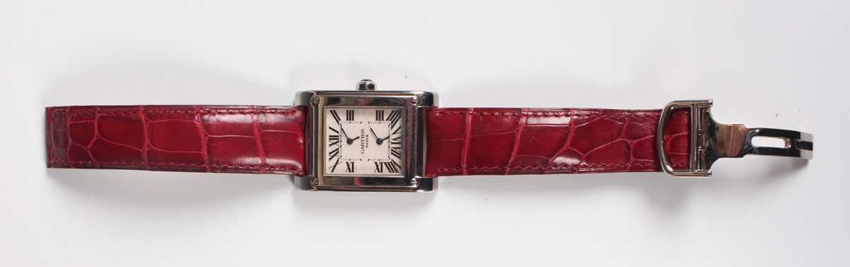 A Cartier Tank A Vis 18ct white gold cased dual time zone gentleman's wristwatch, Ref. 2552, with - Bild 4 aus 5