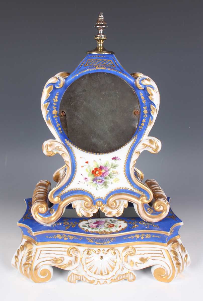 A mid-19th century French Paris porcelain cased mantel clock and stand, the eight day movement - Bild 4 aus 12