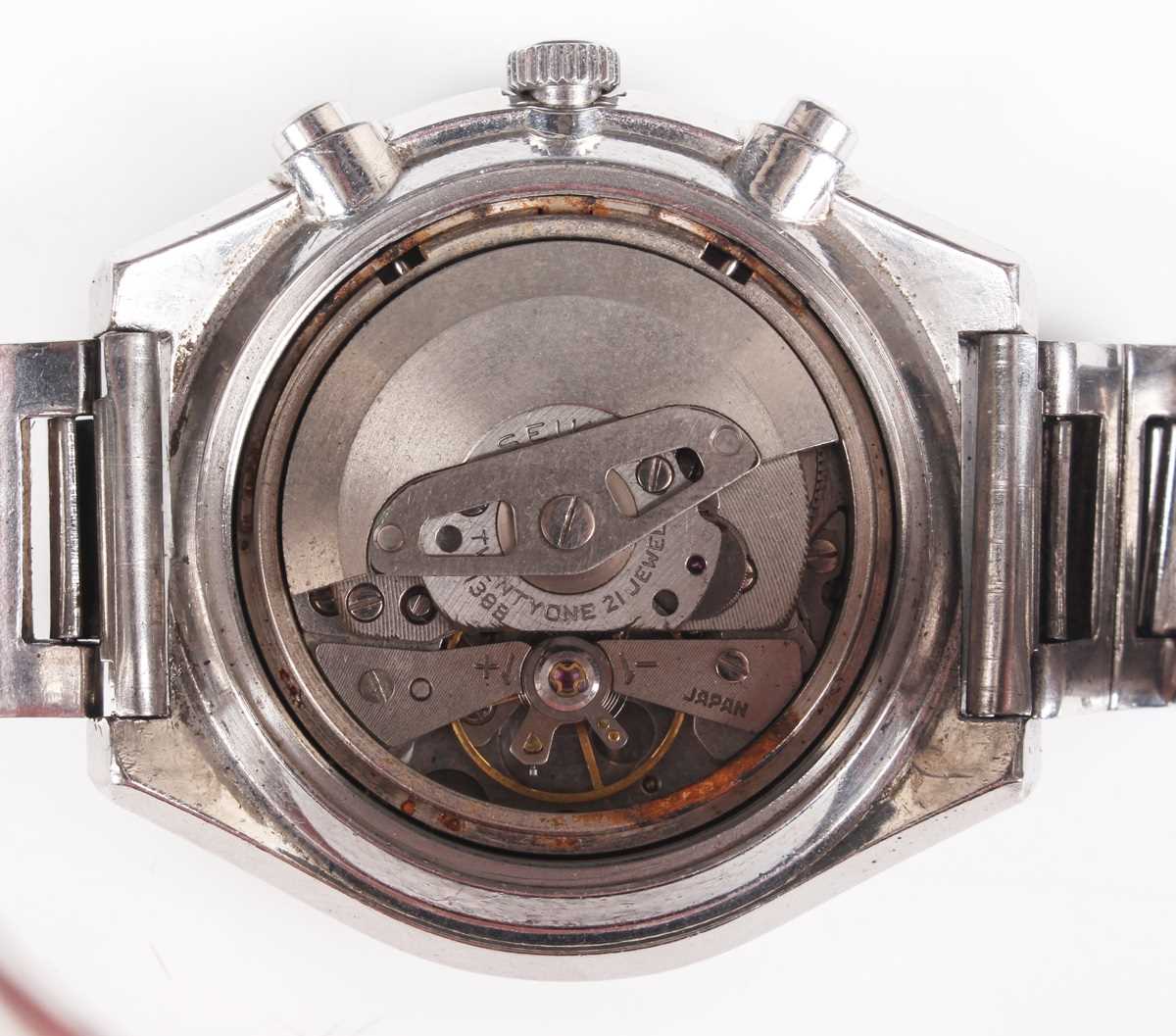 A Seiko 'Kakume' Chronograph Automatic stainless steel cased gentleman's bracelet wristwatch, Ref. - Image 3 of 6