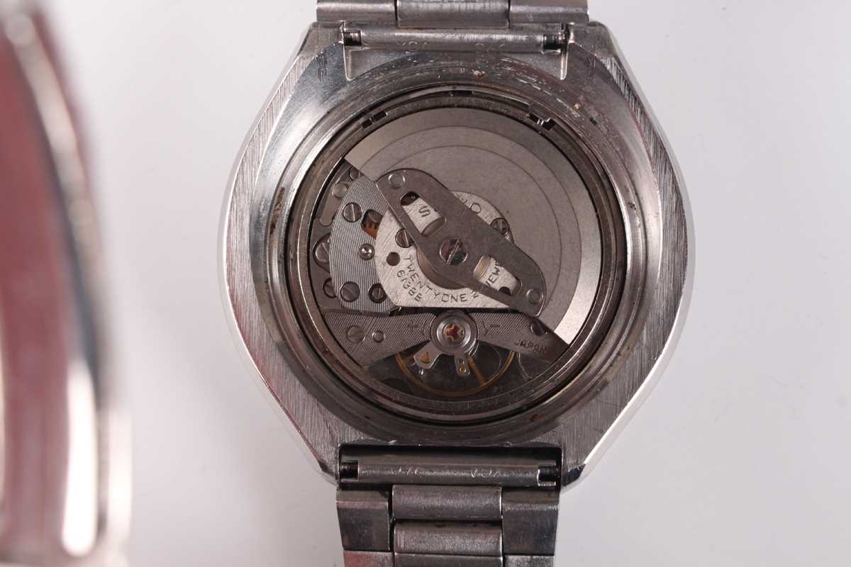 A Seiko 'Bullhead' 5 Sports Speed-Timer Chronograph stainless steel gentleman's bracelet wristwatch, - Image 3 of 6