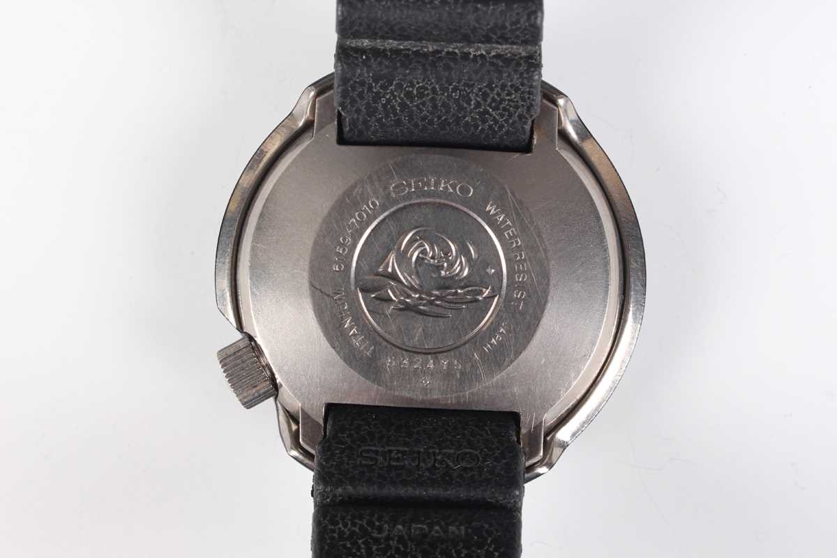 A Seiko Automatic Professional 600 titanium cased gentleman's diver's wristwatch, Ref. 6159-7010, - Image 2 of 5