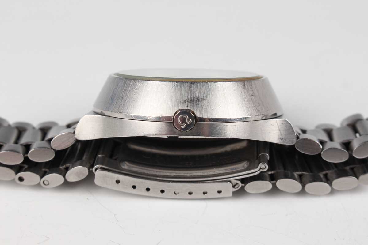 An Omega Electronic F300 Hz Seamaster Chronometer steel cased gentleman's bracelet wristwatch, circa - Image 5 of 7