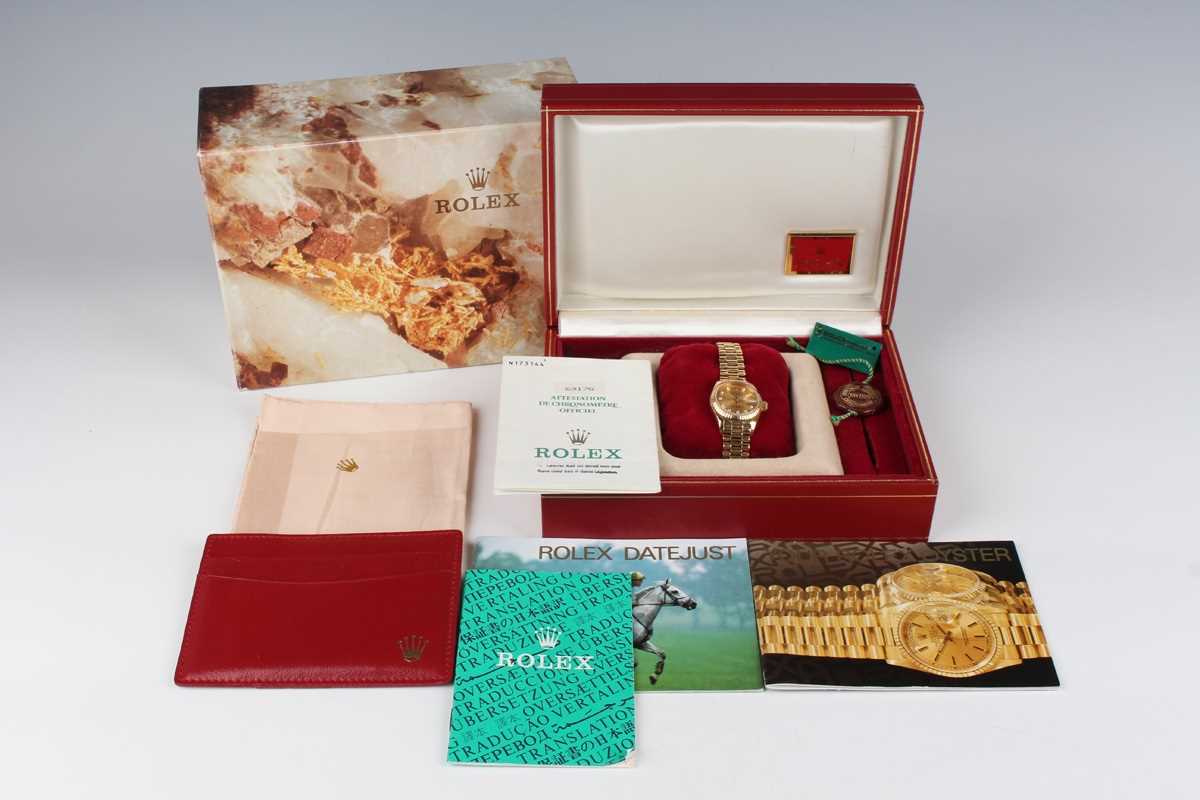 A Rolex Oyster Perpetual Datejust 18ct gold lady's bracelet wristwatch, Ref. 69178, circa 1991, with - Image 6 of 13