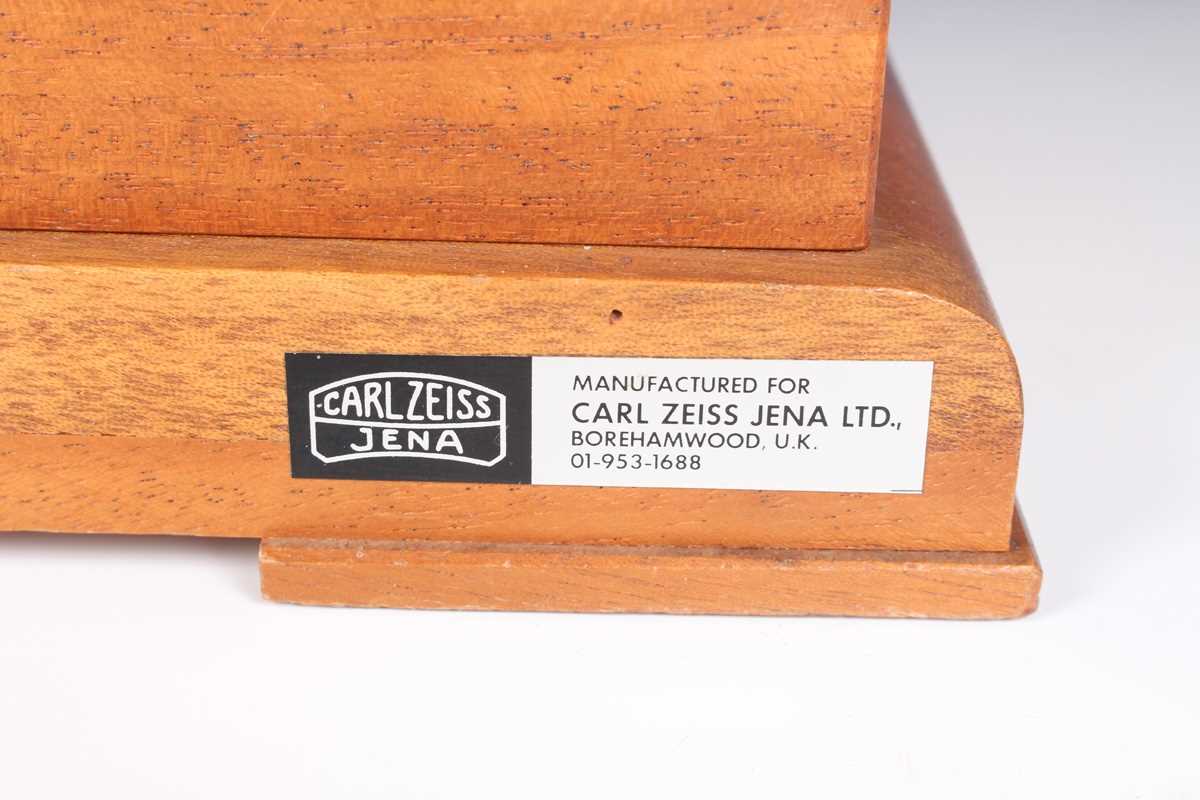 A 20th century hardwood cased barograph by Carl Zeiss Jena, Type 205M, with glazed hinged cover - Image 2 of 7