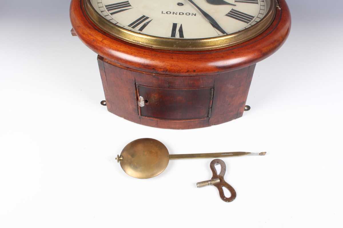 A late Victorian mahogany cased circular wall timepiece with eight day single fusee movement, the - Bild 13 aus 13