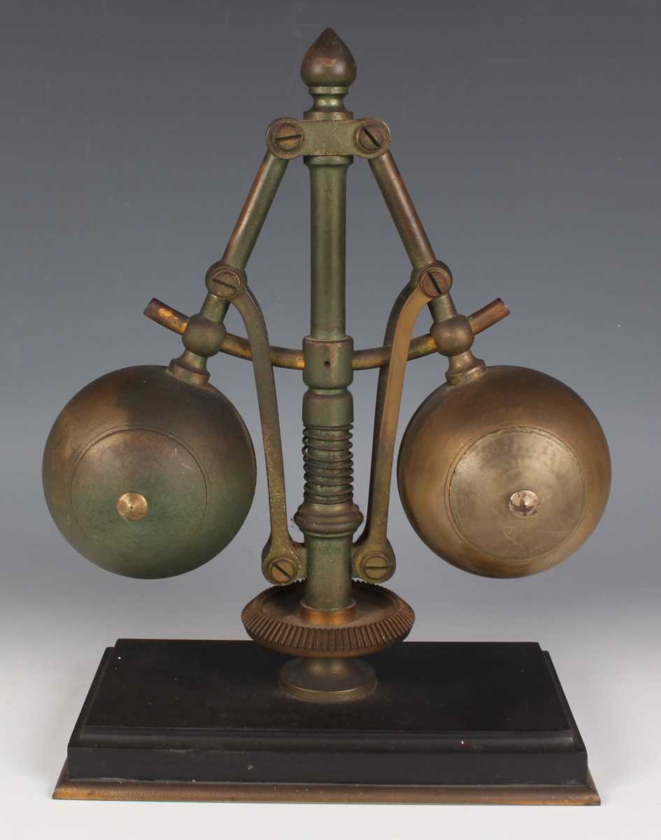 A late 19th century French brass and slate industrial novelty clock and aneroid barometer desk - Image 6 of 8