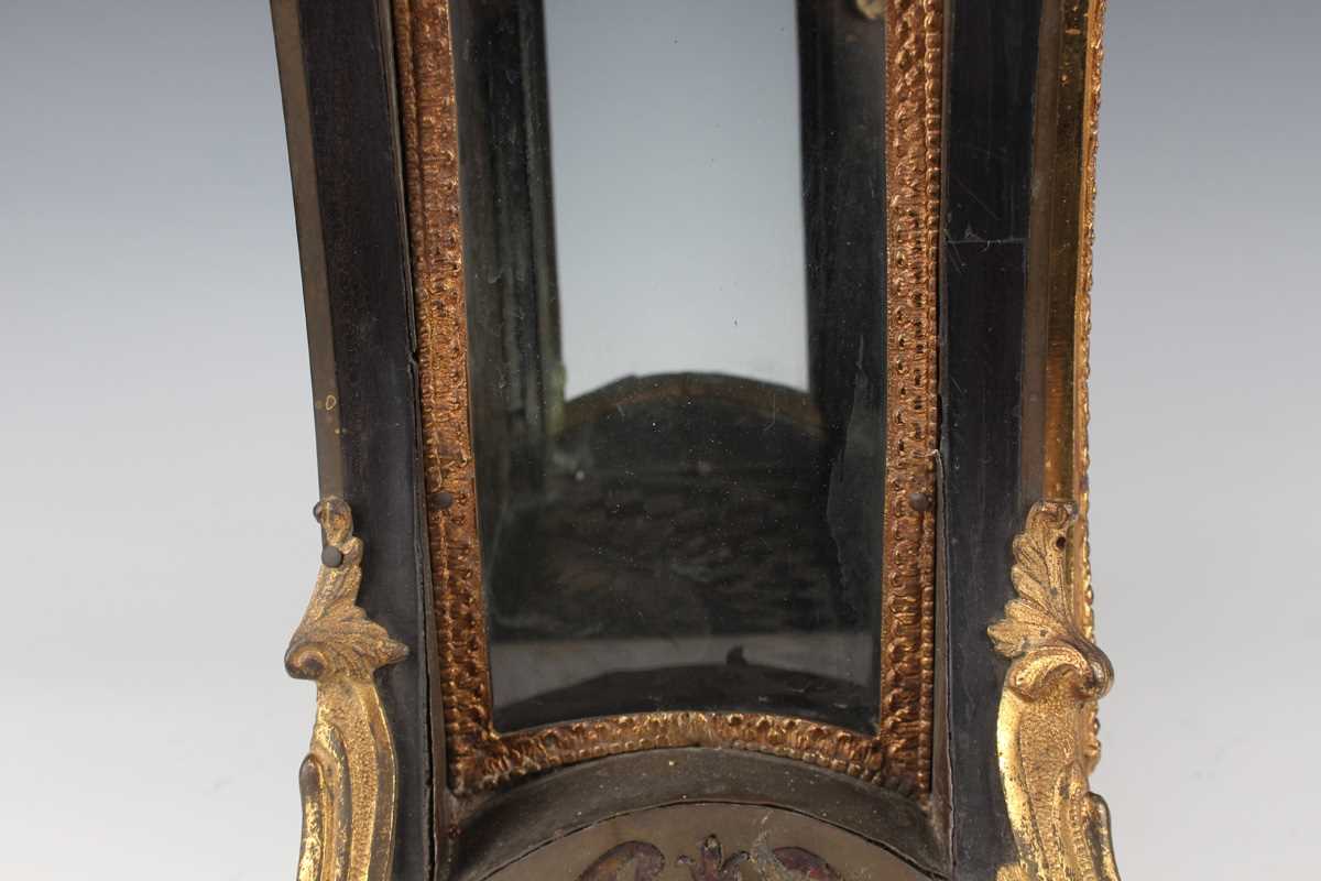 An 18th century French boulle cased bracket clock and bracket, the clock with eight day movement - Image 37 of 70