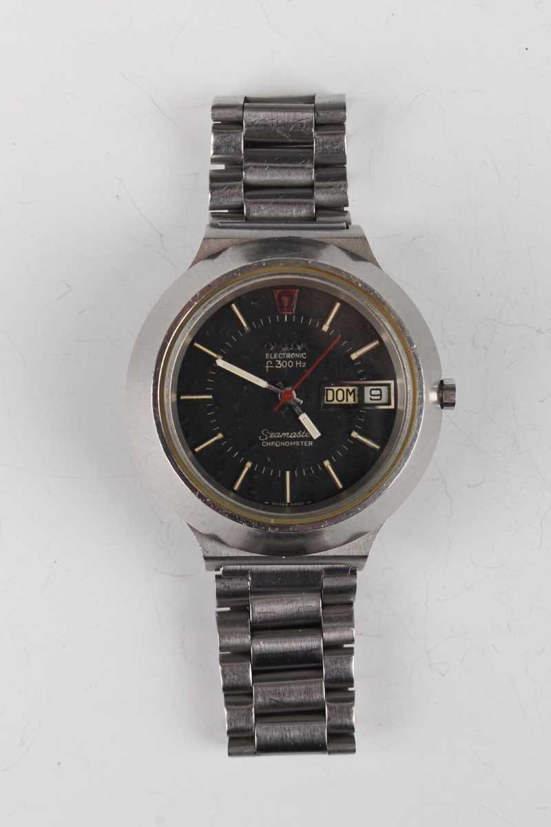 An Omega Electronic F300 Hz Seamaster Chronometer steel cased gentleman's bracelet wristwatch, circa - Image 6 of 7