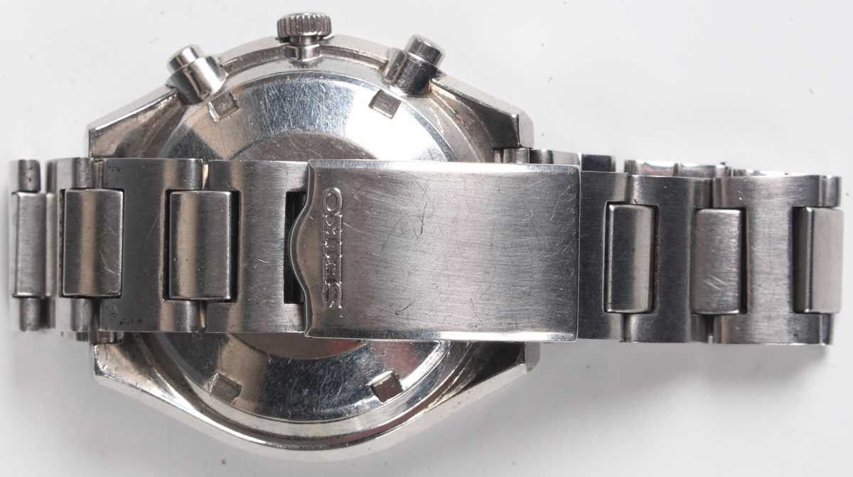 A Seiko 'Kakume' Chronograph Automatic stainless steel cased gentleman's bracelet wristwatch, Ref. - Image 6 of 6