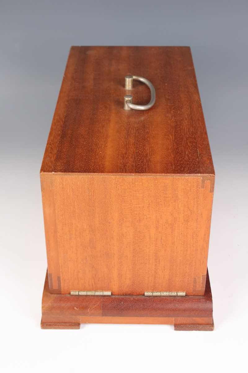 A 20th century hardwood cased barograph by Carl Zeiss Jena, Type 205M, with glazed hinged cover - Image 7 of 7