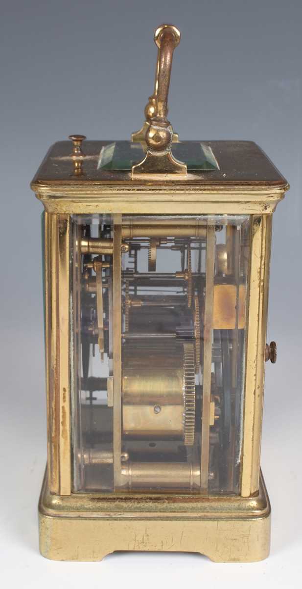 A 20th century lacquered brass corniche cased carriage clock with eight day movement striking and - Bild 5 aus 23