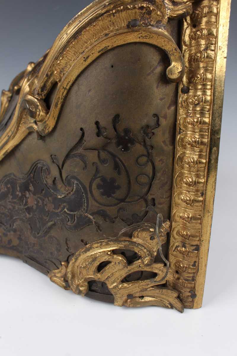 An 18th century French boulle cased bracket clock and bracket, the clock with eight day movement - Bild 63 aus 70