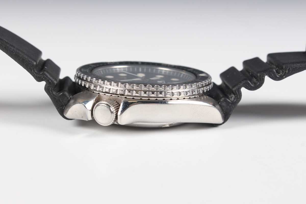 A Seiko Quartz 150M stainless steel cased gentleman's diver's wristwatch, Ref. 7548-7000, circa - Image 4 of 5