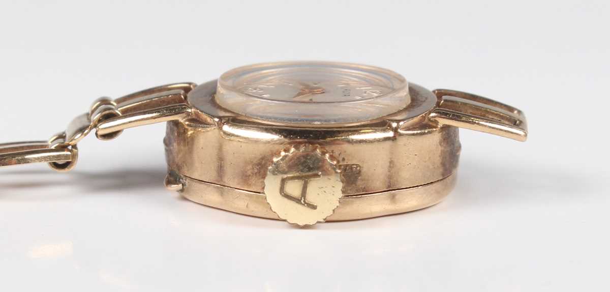 An Avia 9ct gold lady’s bracelet wristwatch, the signed circular silvered dial with gilt Arabic - Image 5 of 6