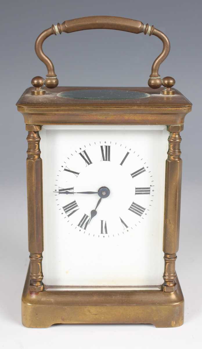 A 20th century lacquered brass corniche cased carriage clock with eight day movement striking and - Bild 9 aus 23