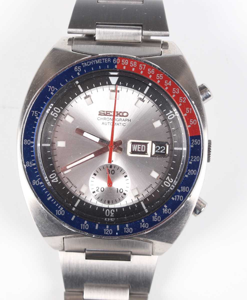 A Seiko Chronograph Automatic stainless steel gentleman's bracelet wristwatch, Ref. 6139-6002, circa