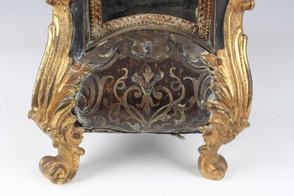 An 18th century French boulle cased bracket clock and bracket, the clock with eight day movement - Image 33 of 70