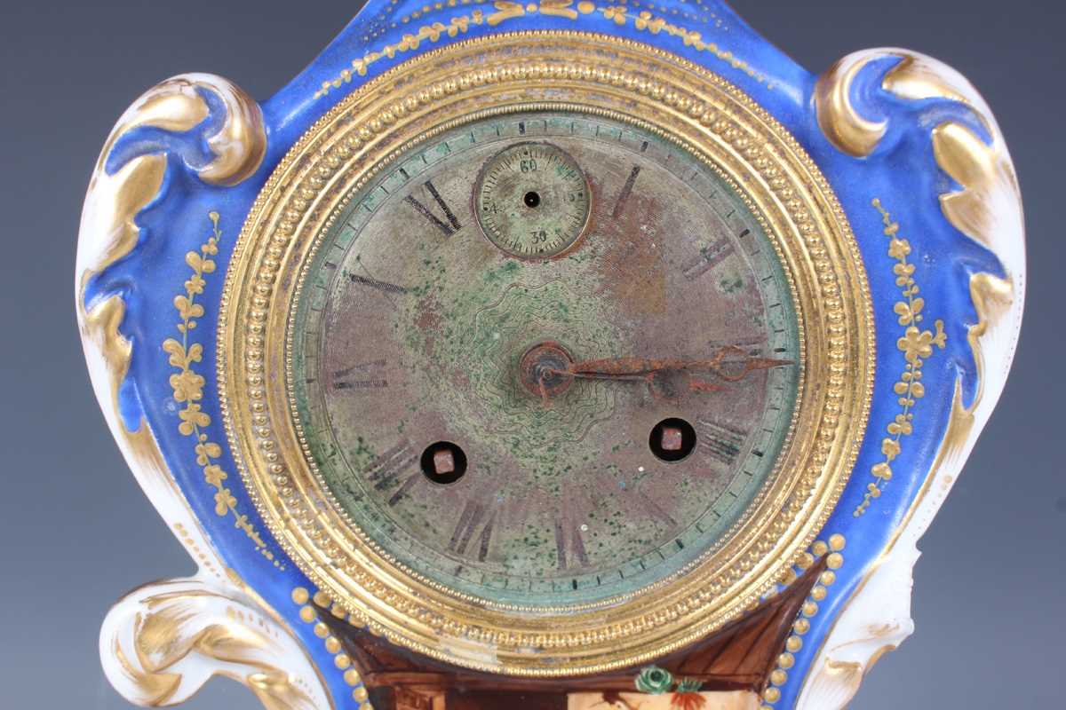 A mid-19th century French Paris porcelain cased mantel clock and stand, the eight day movement - Bild 2 aus 12