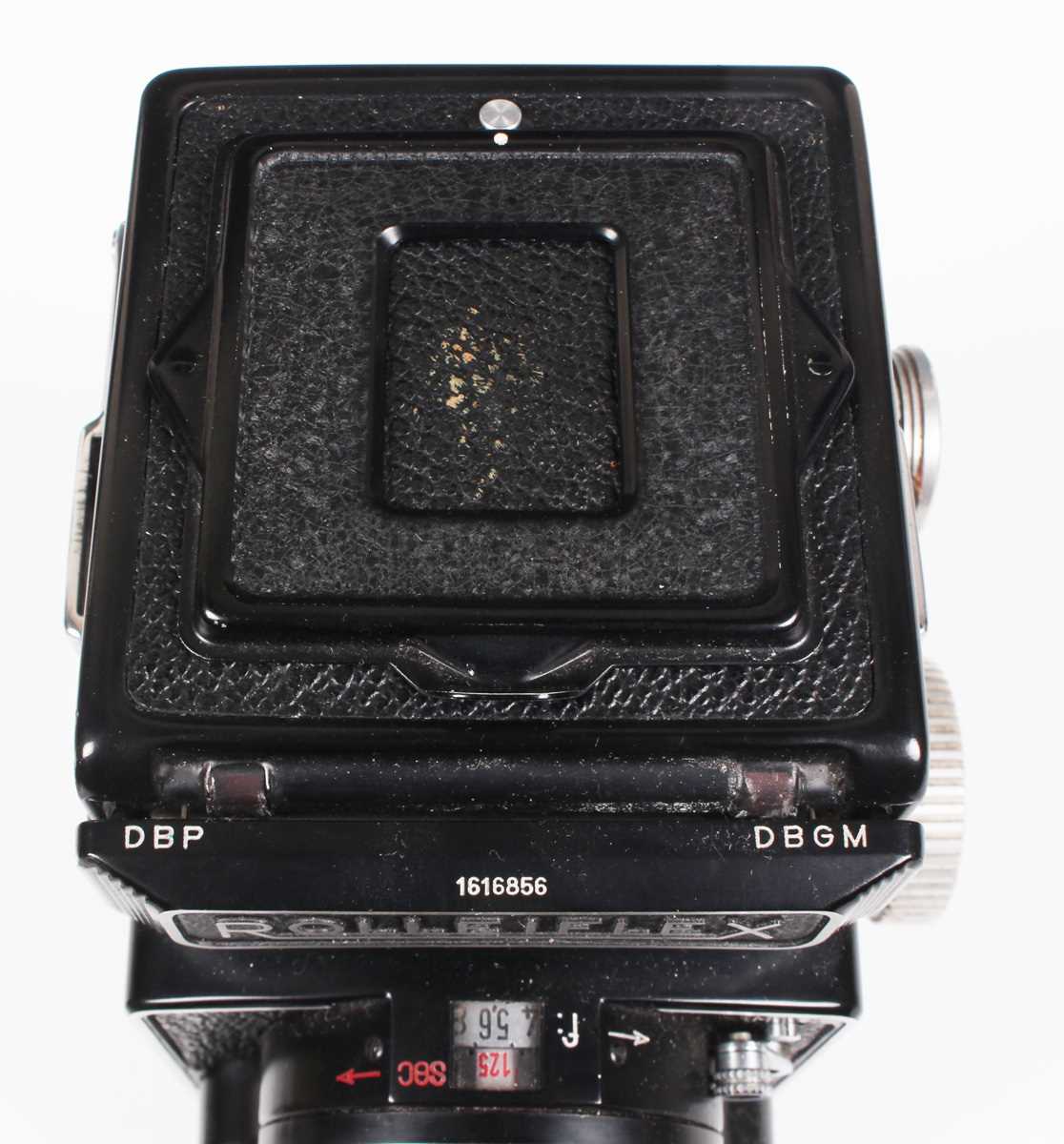 A Franke & Heidecke Rolleiflex 2.8D twin lens reflex camera, Serial No. 1616856, circa 1955, with - Image 3 of 5