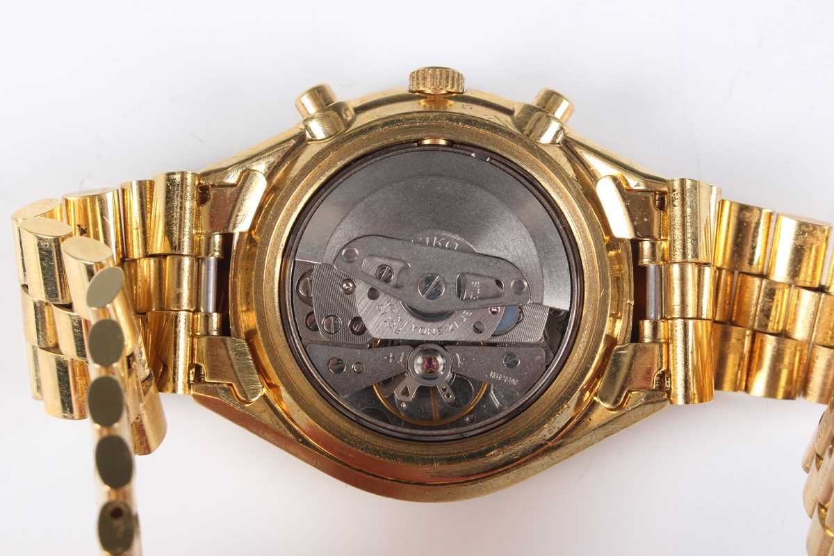 A Seiko Chronograph Automatic gilt plated steel gentleman's bracelet wristwatch, Ref. 6138-8020, - Image 3 of 6