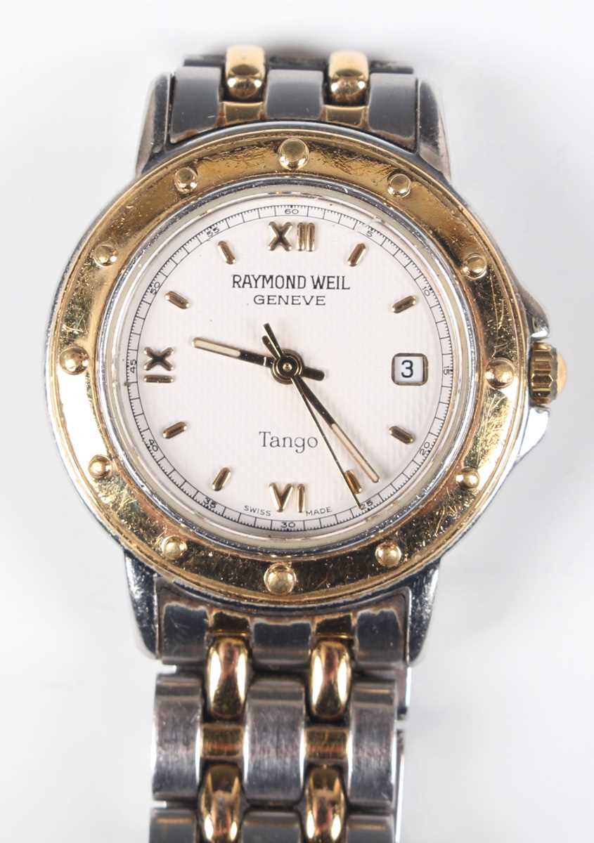 A Raymond Weil Tango steel and gilt gentleman's bracelet wristwatch with quartz movement, the signed - Bild 10 aus 13