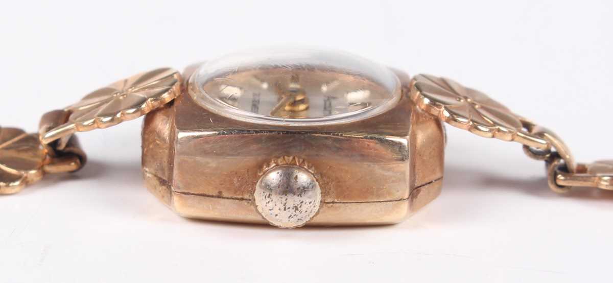 An Accurist 9ct gold cased lady’s bracelet wristwatch, the signed circular silvered dial with gilt - Image 3 of 5