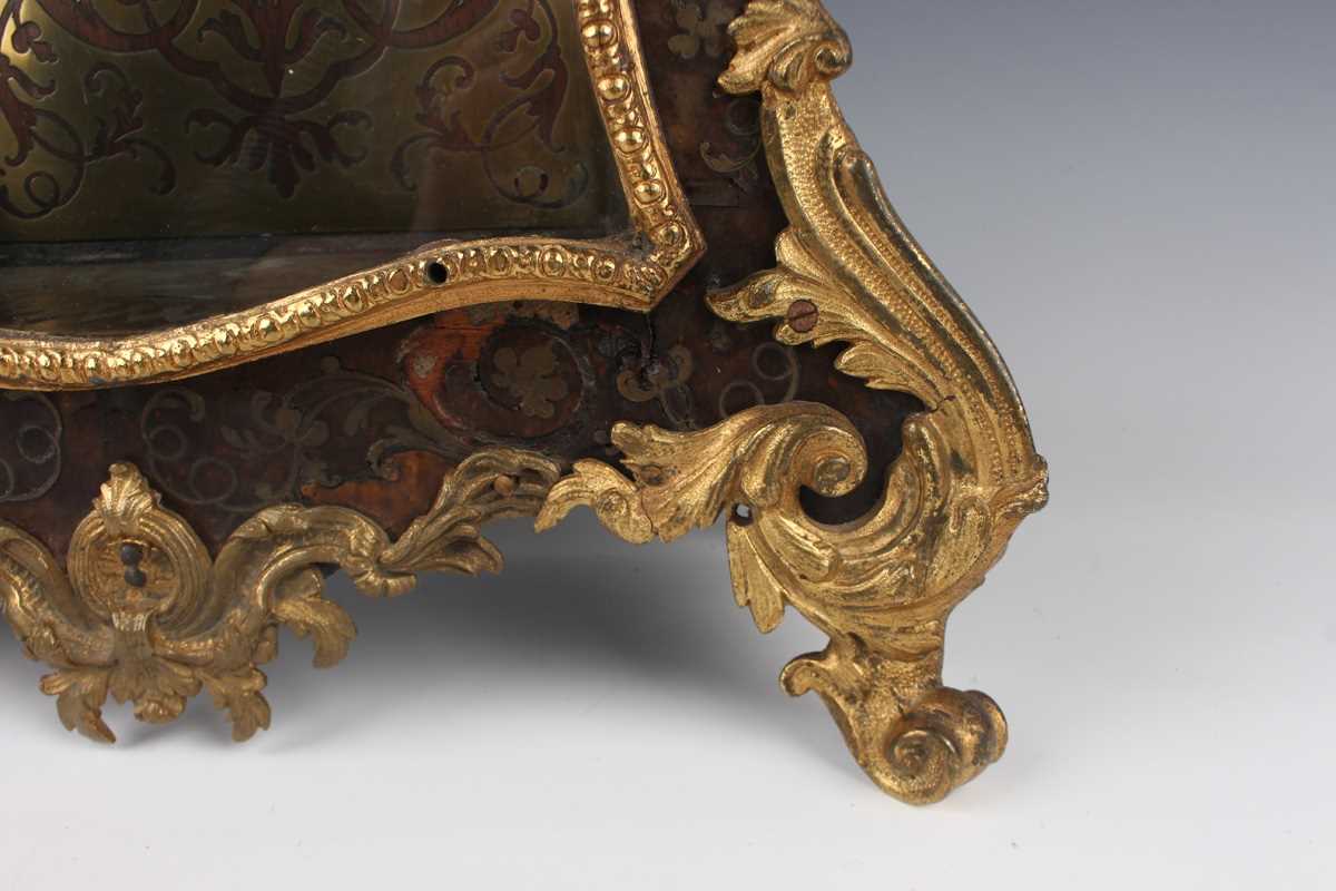 An 18th century French boulle cased bracket clock and bracket, the clock with eight day movement - Image 23 of 70