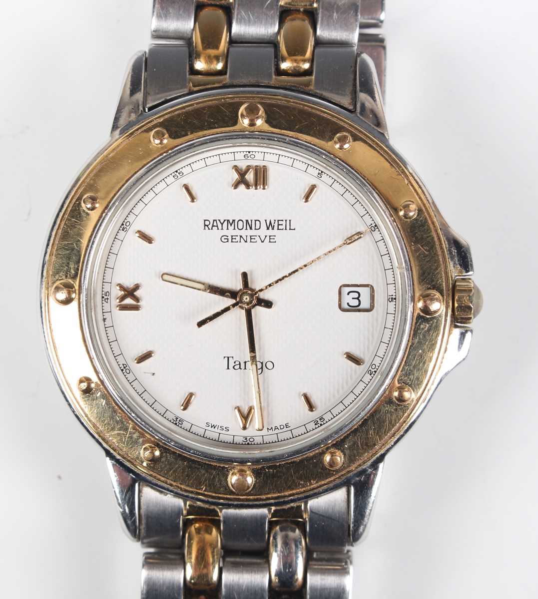 A Raymond Weil Tango steel and gilt gentleman's bracelet wristwatch with quartz movement, the signed - Bild 6 aus 13