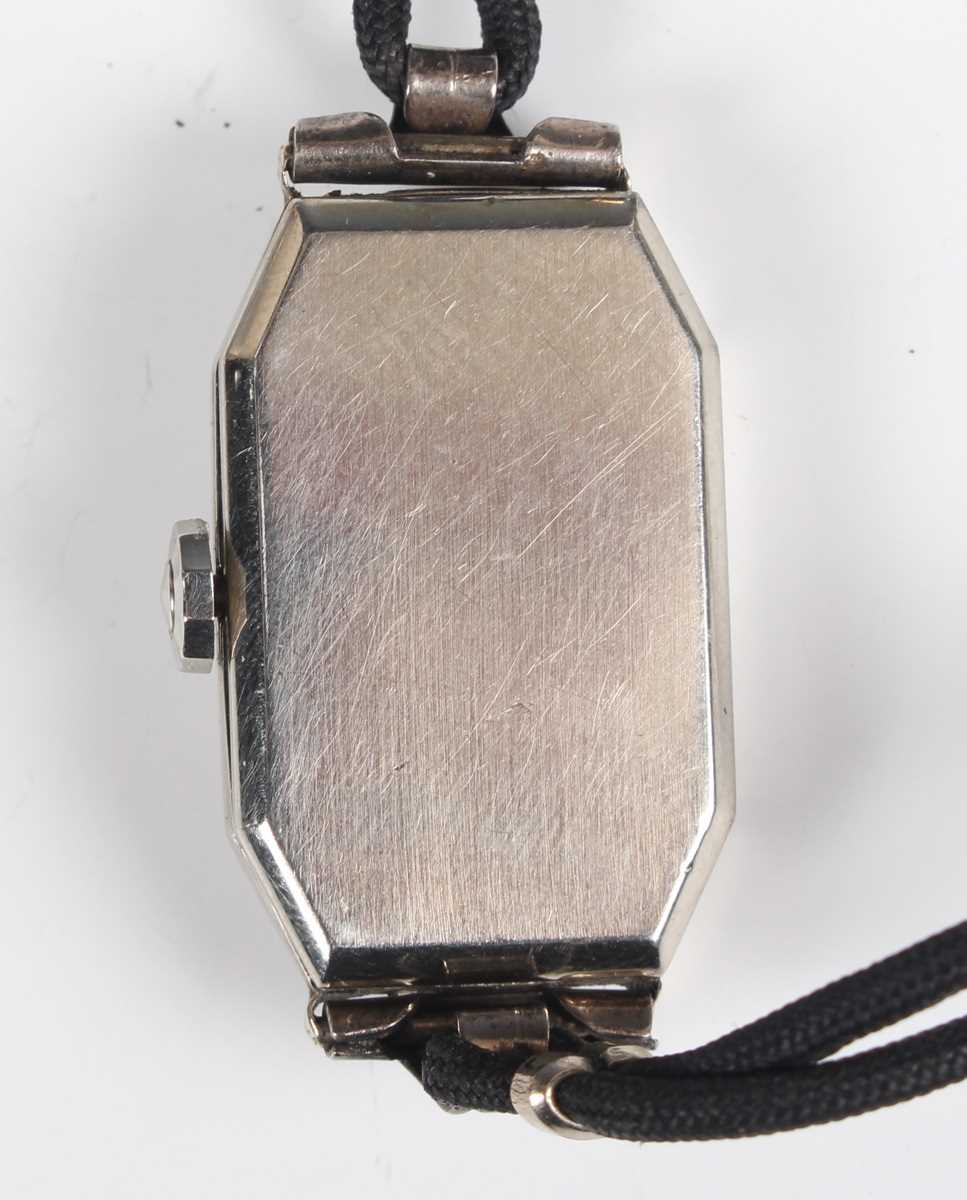 A Bulova Accutron steel lady's bracelet wristwatch with signed silvered dial, case diameter 2.6cm, - Bild 9 aus 23