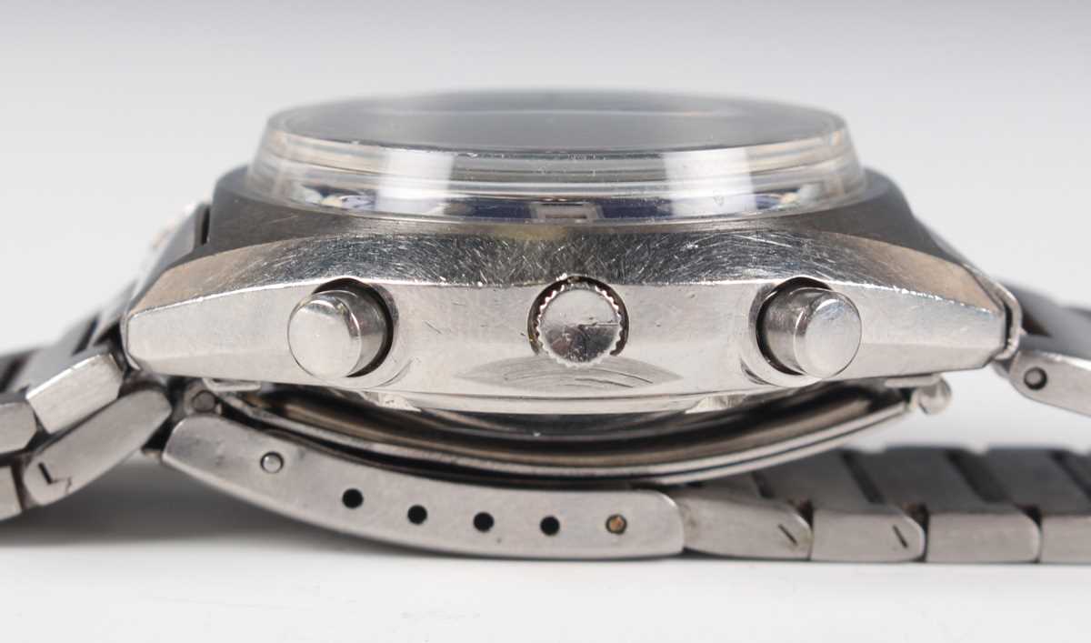 A Seiko Chronograph Automatic stainless steel gentleman's bracelet wristwatch, Ref. 6139-8030, circa - Image 5 of 6