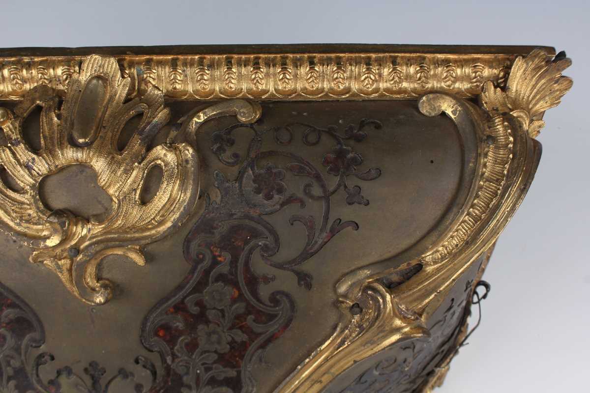 An 18th century French boulle cased bracket clock and bracket, the clock with eight day movement - Image 54 of 70