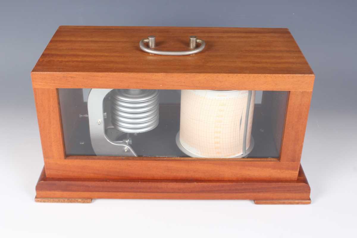 A 20th century hardwood cased barograph by Carl Zeiss Jena, Type 205M, with glazed hinged cover - Image 6 of 7