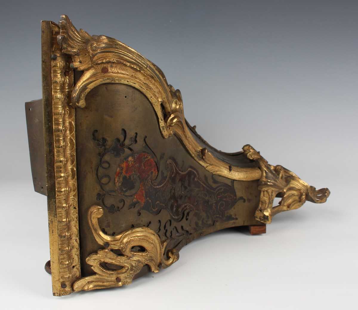 An 18th century French boulle cased bracket clock and bracket, the clock with eight day movement - Image 58 of 70