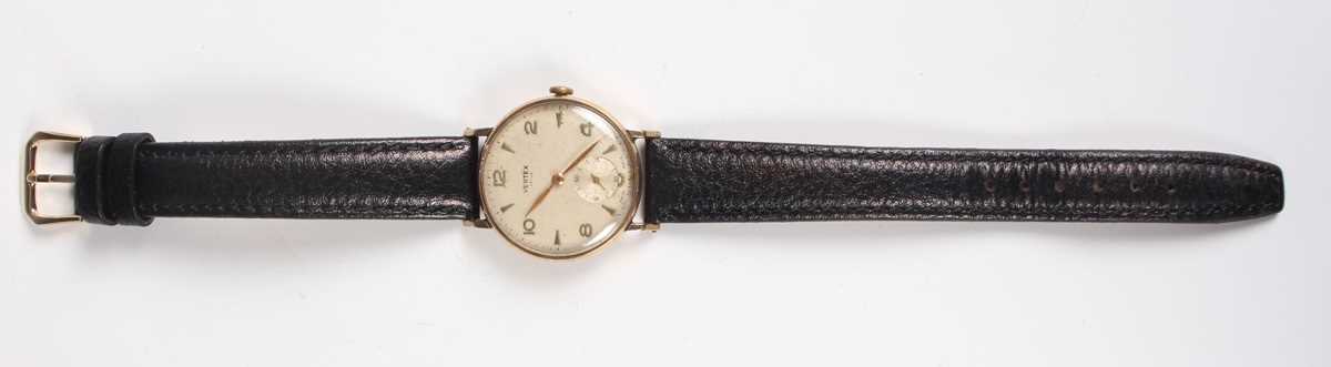 A Vertex Revue 9ct gold circular cased gentleman's wristwatch with signed and jewelled movement, the - Image 6 of 6