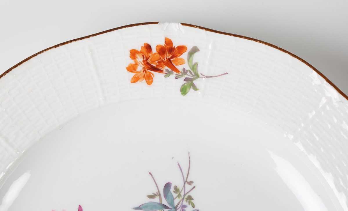 Six assorted Continental porcelain plates, 19th and 20th century, comprising Meissen and KPM - Image 16 of 16