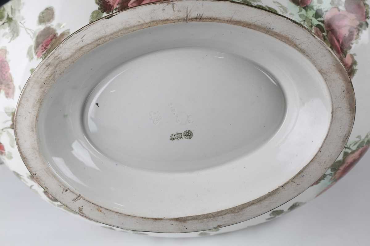 A large Royal Doulton 'Pure Milk' two-handled oval footed bowl, early 20th century, printed and - Bild 6 aus 7