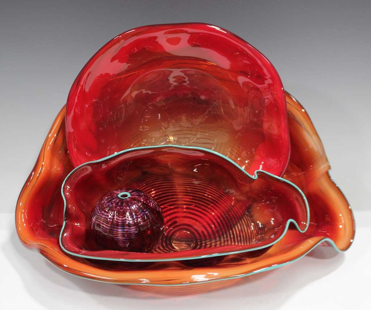 A Dale Chihuly studio art glass four-piece Persian set, dated 1987, in a violet and carmine red - Image 2 of 5